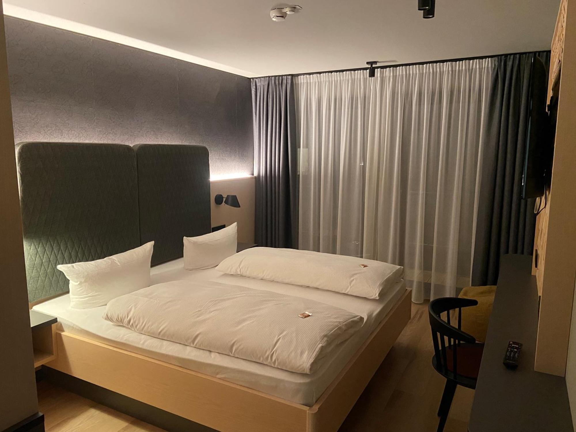 Hotel Zum Goldenen Hirsch ゾントホーフェン エクステリア 写真