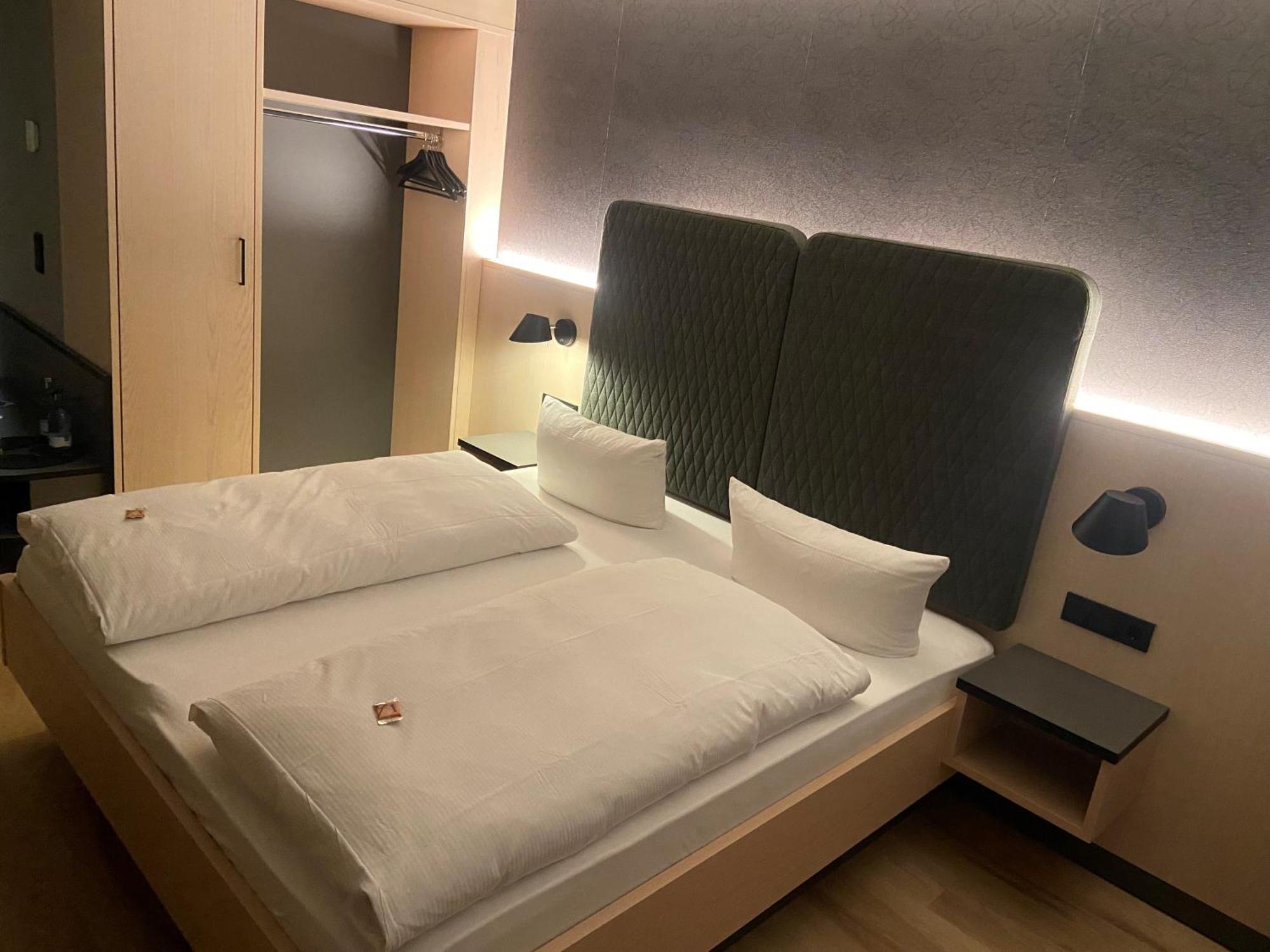Hotel Zum Goldenen Hirsch ゾントホーフェン エクステリア 写真