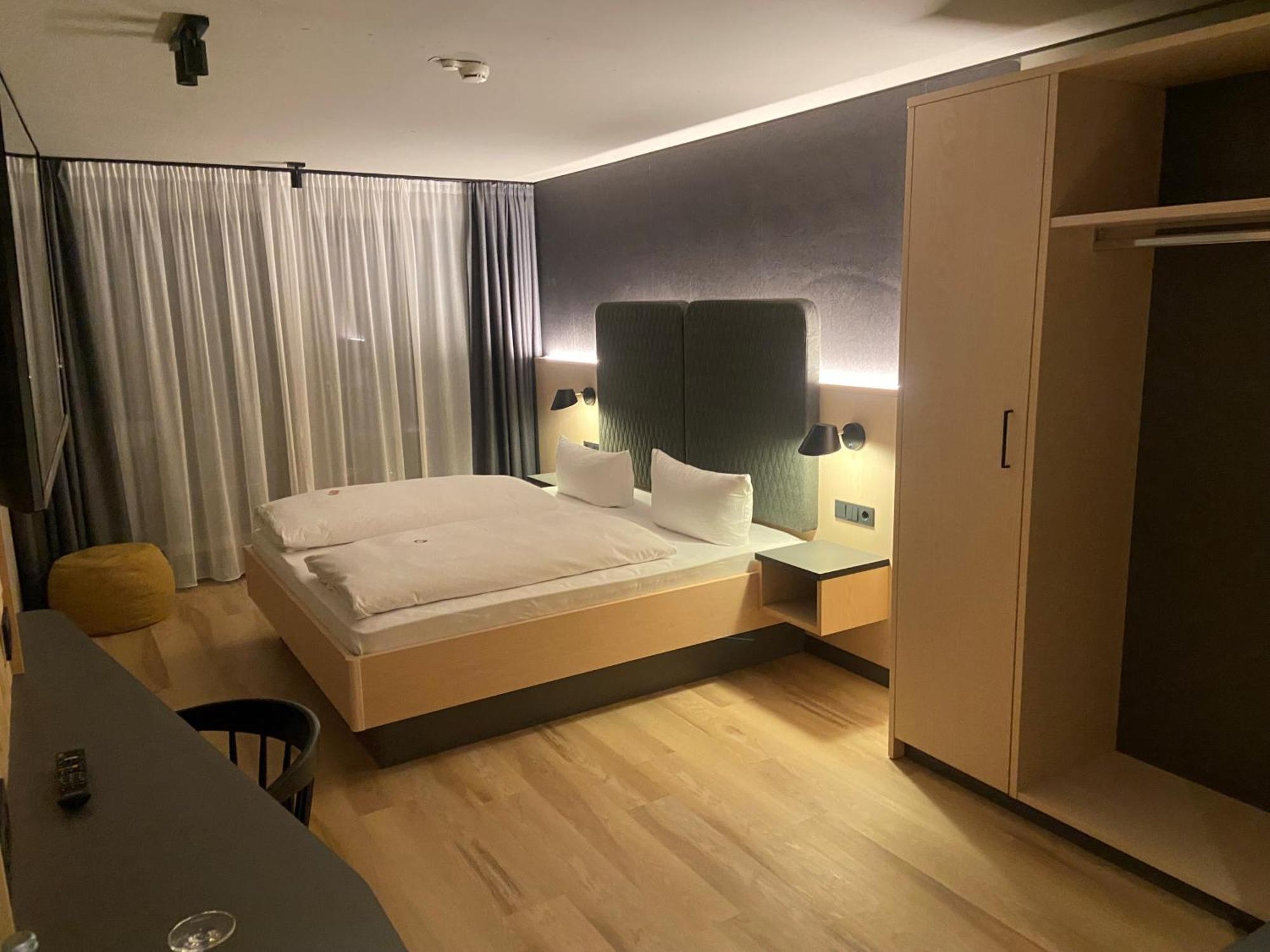 Hotel Zum Goldenen Hirsch ゾントホーフェン エクステリア 写真
