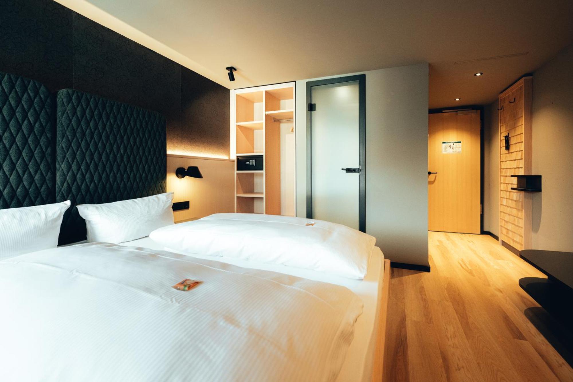 Hotel Zum Goldenen Hirsch ゾントホーフェン エクステリア 写真